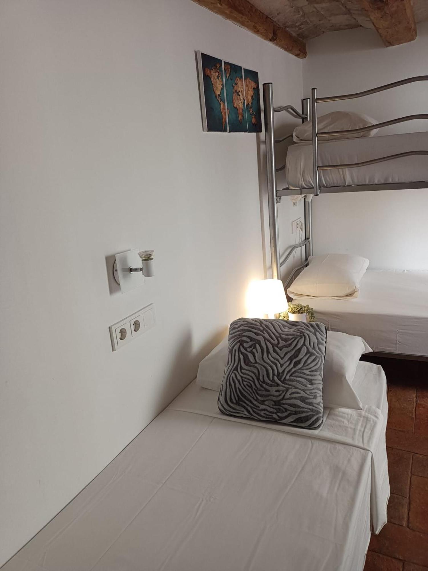 Habitacion Para Grupos Hasta 8 En Plena Rambla De Cataluna Barcelona Buitenkant foto