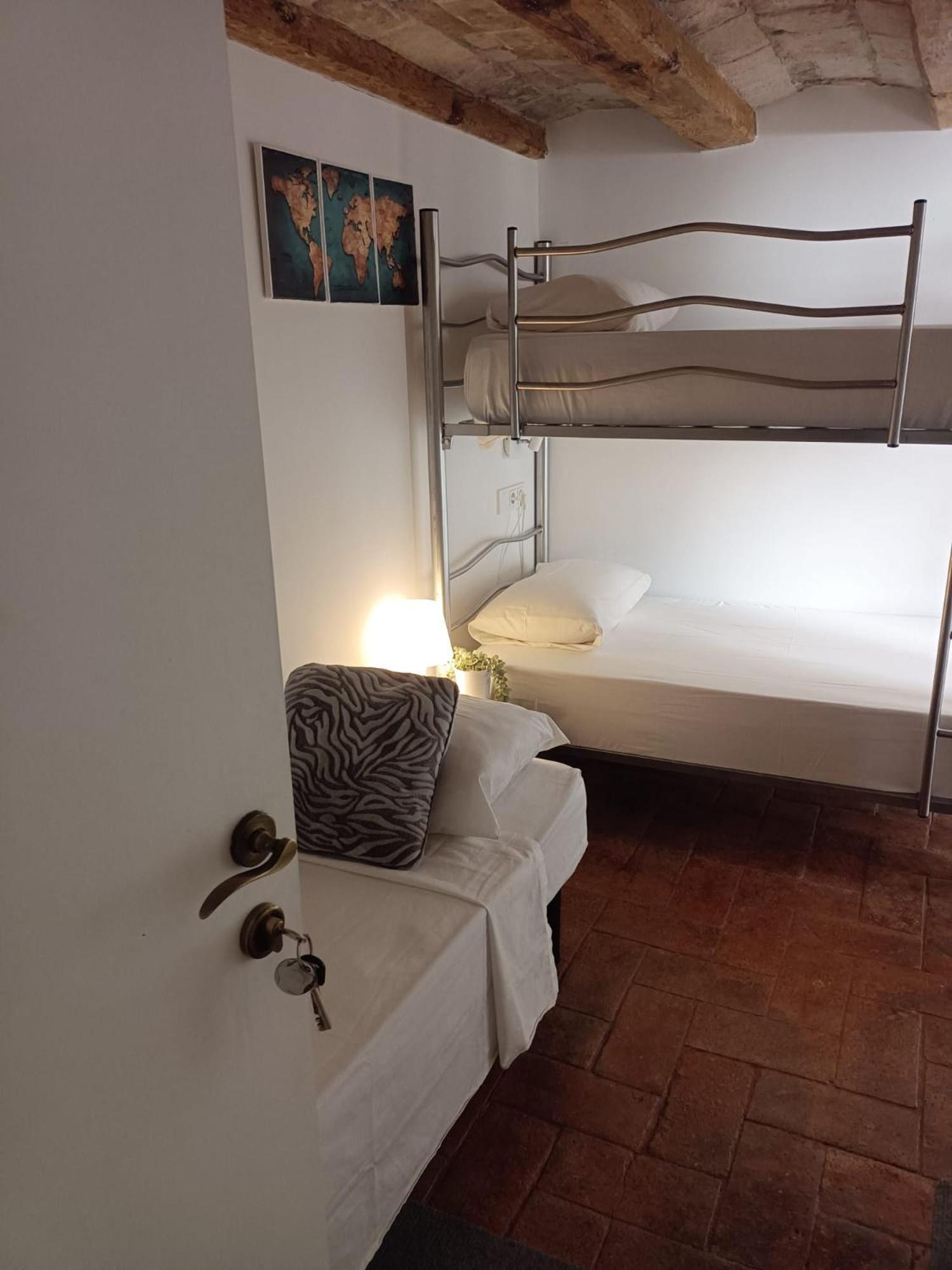 Habitacion Para Grupos Hasta 8 En Plena Rambla De Cataluna Barcelona Buitenkant foto