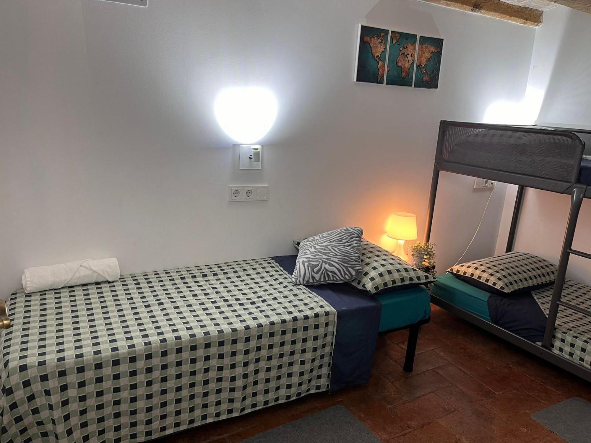 Habitacion Para Grupos Hasta 8 En Plena Rambla De Cataluna Barcelona Buitenkant foto