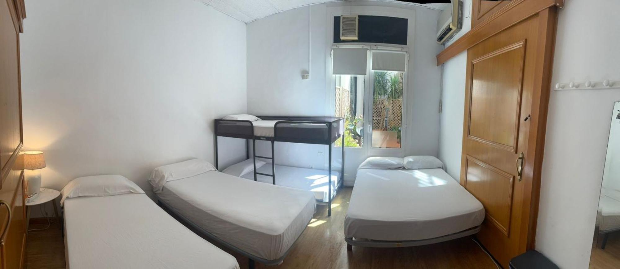 Habitacion Para Grupos Hasta 8 En Plena Rambla De Cataluna Barcelona Buitenkant foto
